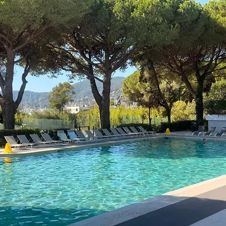 Résidence Pullman Seaside Pool